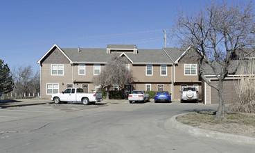 The Vineyards in Wichita, KS - Building Photo - Building Photo