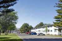 Pinney Hill in Ellington, CT - Foto de edificio - Building Photo