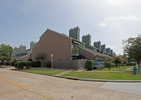 Westhollow Place in Houston, TX - Building Photo