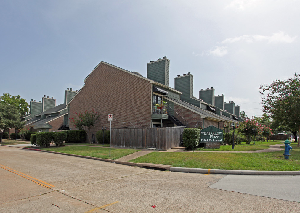 Westhollow Place in Houston, TX - Building Photo