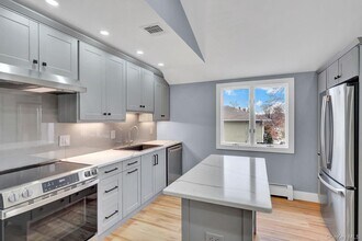 33 Gaines St in Huntington, NY - Building Photo - Building Photo