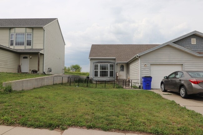 2118 Thompson Dr in Junction City, KS - Building Photo - Building Photo