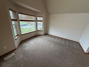 201 Robin St SW in Orting, WA - Building Photo - Building Photo