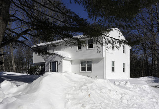 Varney Square Apartments in Freeport, ME - Building Photo - Building Photo