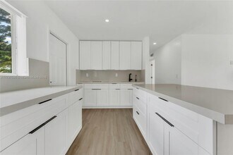 2851 SW 66th Terrace in Miramar, FL - Building Photo - Building Photo