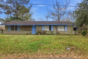 919 25th St in Mccomb, MS - Building Photo