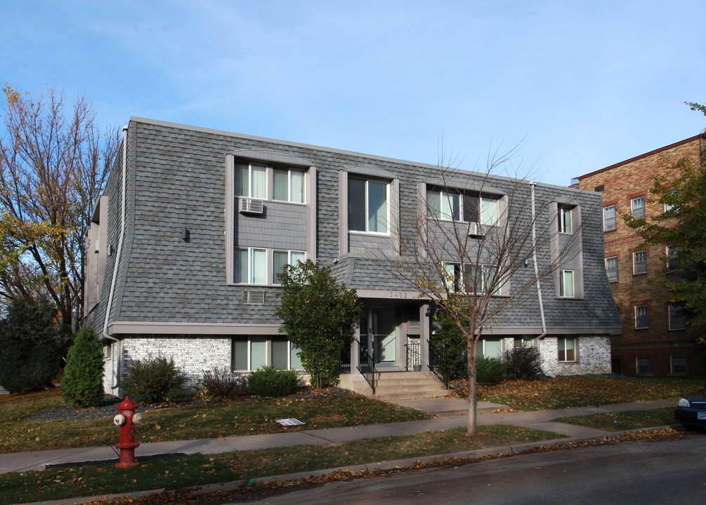 3452 Emerson Ave S in Minneapolis, MN - Foto de edificio