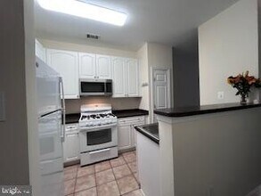 2651 Park Tower Dr in Vienna, VA - Building Photo - Building Photo