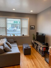 3633 N Elston Ave in Chicago, IL - Foto de edificio - Building Photo