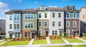 Abode at Greenway in Charlotte, NC - Building Photo