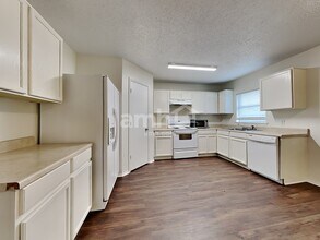 1523 Wavecrest Dr in Red Oak, TX - Building Photo - Building Photo