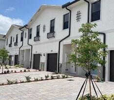 606 SW 12th St in Florida City, FL - Building Photo