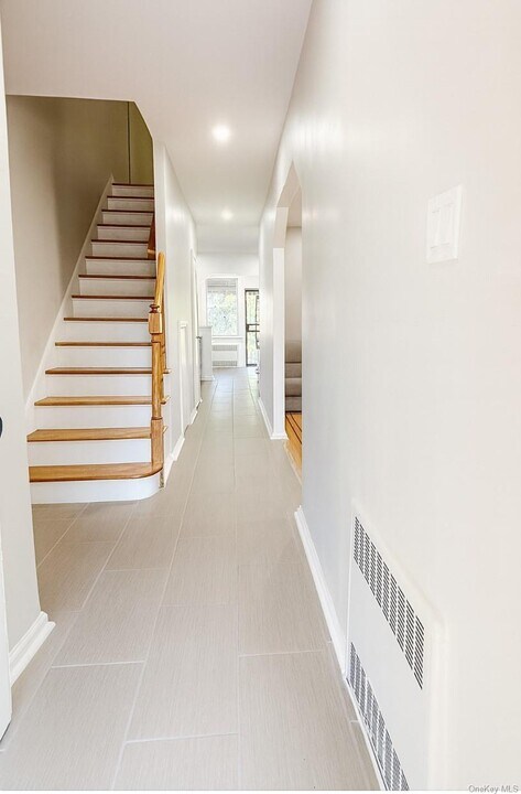 1059 Burke Ave in Bronx, NY - Building Photo