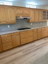 5358 Baza Ave in Woodland Hills, CA - Building Photo