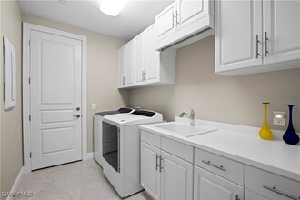 16391 Viansa Wy in Naples, FL - Building Photo - Building Photo