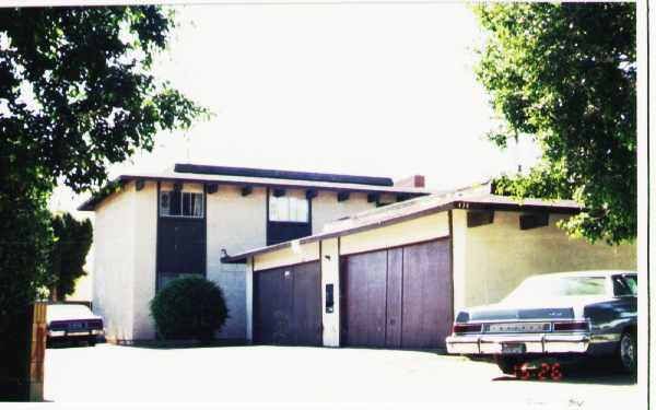 434 N Oak St in Orange, CA - Foto de edificio - Building Photo