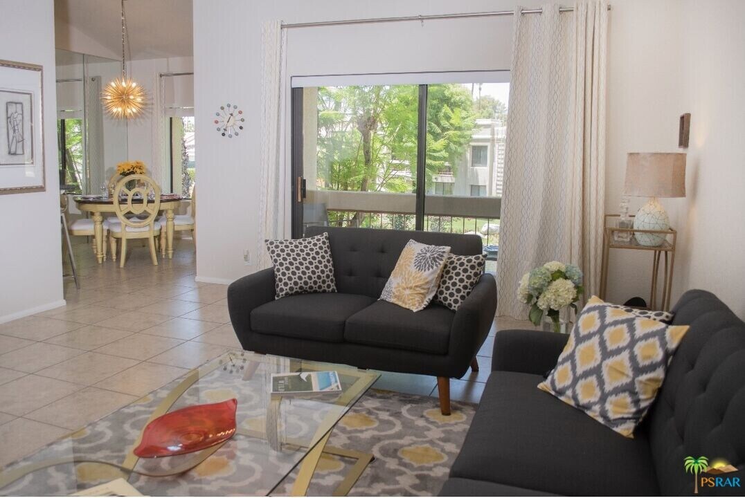 35200 Cathedral Canyon Dr in Cathedral City, CA - Building Photo