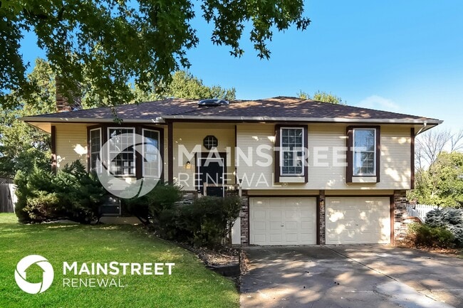 property at 510 SE Timbercreek Ln