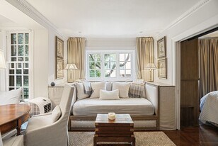 9 Willow St in Boston, MA - Building Photo