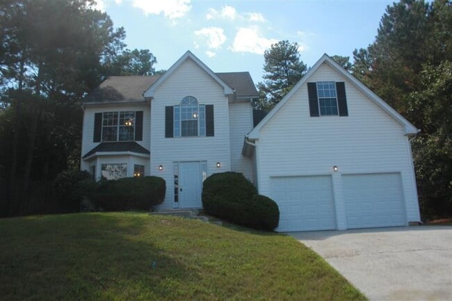 property at 2672 Crestworth Ln