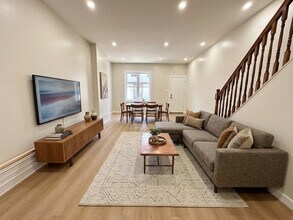 1729 LeCount St in Philadelphia, PA - Building Photo - Building Photo