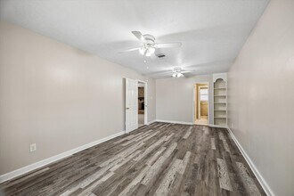 10314 Sagerock Dr in Houston, TX - Building Photo - Building Photo