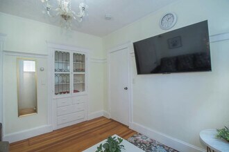 19 Regina Rd in Boston, MA - Building Photo - Building Photo