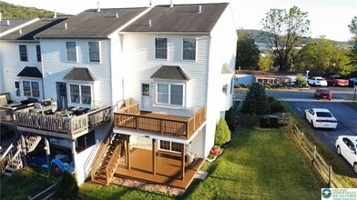 32 Green St in Freemansburg, PA - Building Photo - Building Photo