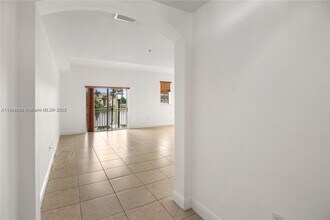 10805 NW 89th Terrace in Doral, FL - Building Photo - Building Photo