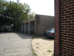 925 N Church Rd in Rockford, IL - Building Photo - Building Photo