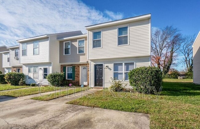 2716 Peach St in Portsmouth, VA - Building Photo - Building Photo