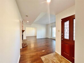 906 Moore St in Cedar Hill, TX - Building Photo - Building Photo