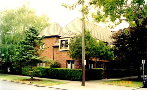 Twin Gables in Seattle, WA - Building Photo