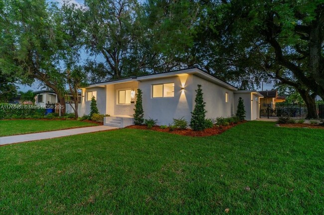 3260 NW 9th St in Miami, FL - Building Photo - Building Photo