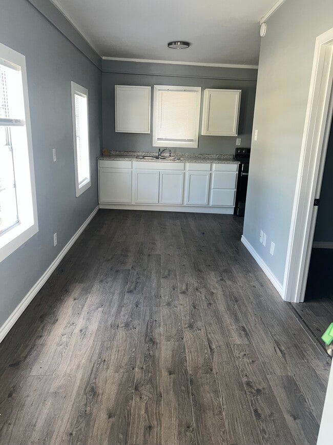 property at 509 E Kenedy Ave