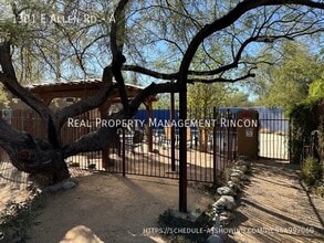 1301 E Allen Rd in Tucson, AZ - Building Photo - Building Photo