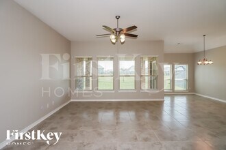 6211 Kolle Dr in Rosenberg, TX - Foto de edificio - Building Photo