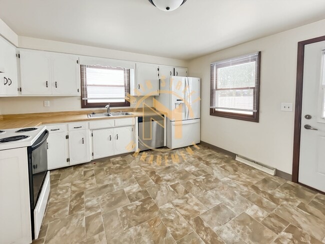 1433 Baumgart Rd in Green Bay, WI - Building Photo - Building Photo