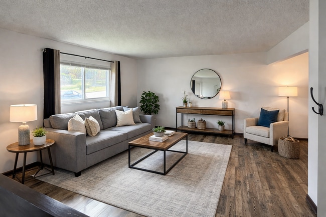 994 Ellsworth Dr in Akron, OH - Building Photo - Building Photo