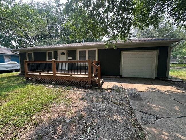 property at 305 N Logan St