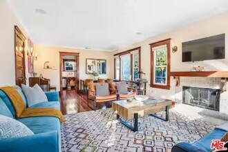 4253 Fountain Ave in Los Angeles, CA - Building Photo - Building Photo