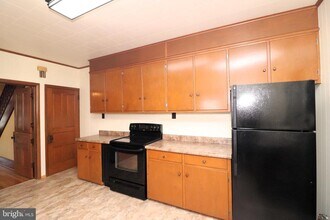 612 Carbon St in Pottsville, PA - Building Photo - Building Photo