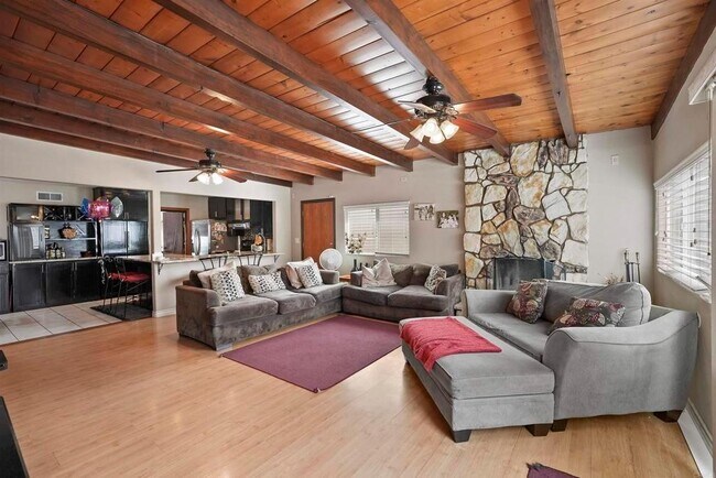 1611 Sombrero Way in San Diego, CA - Building Photo - Building Photo