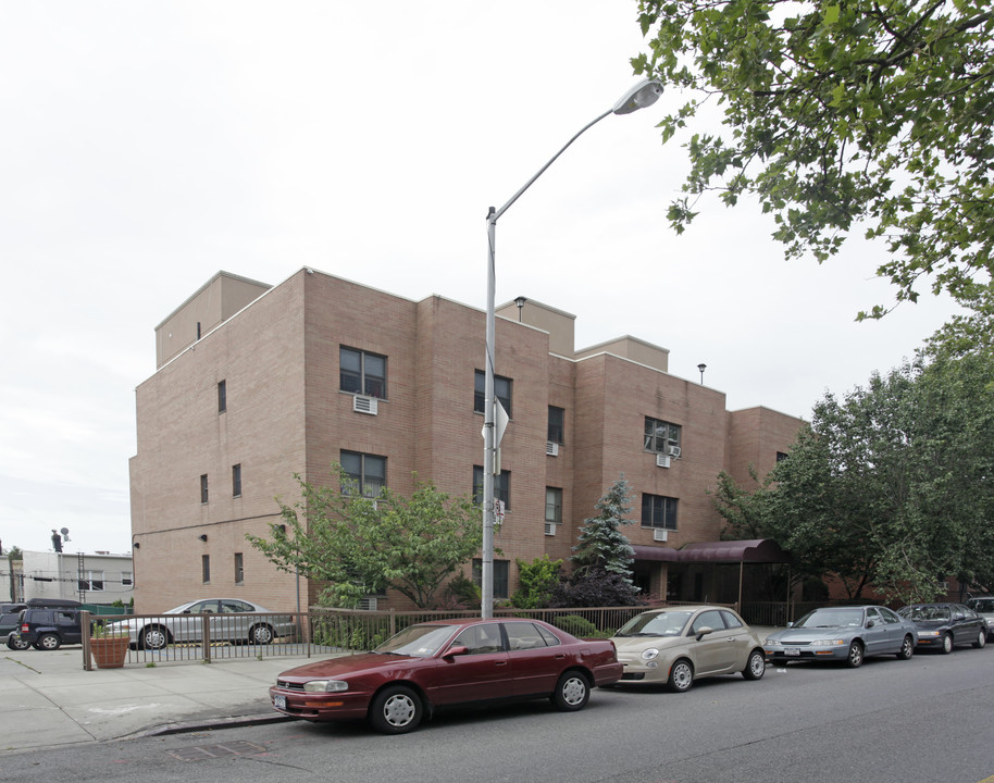 20 Terrace Pl in Brooklyn, NY - Building Photo