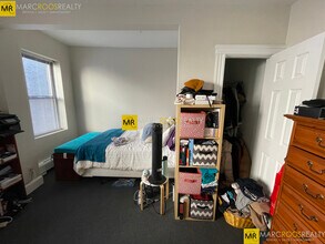 843 Beacon St, Unit 403 in Boston, MA - Foto de edificio - Building Photo