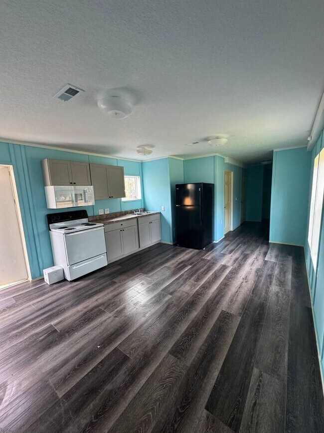 1416 Robin St in Auburndale, FL - Building Photo - Building Photo