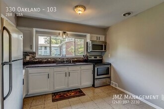 330 Oakland Avenue in Royal Oak, MI - Foto de edificio - Building Photo