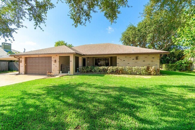 61 W Rubber Tree Dr