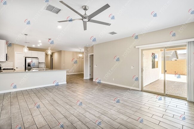 815 E Diamond Dr in Casa Grande, AZ - Building Photo - Building Photo