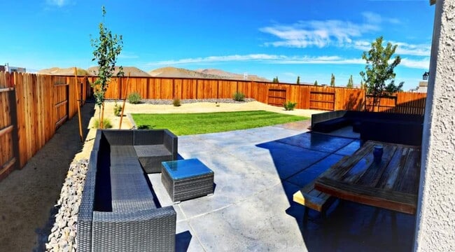 6609 Coyote Call Trail in Sparks, NV - Building Photo - Building Photo